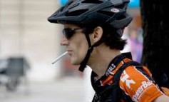 Fumar, algo que no debe hacer un deportista