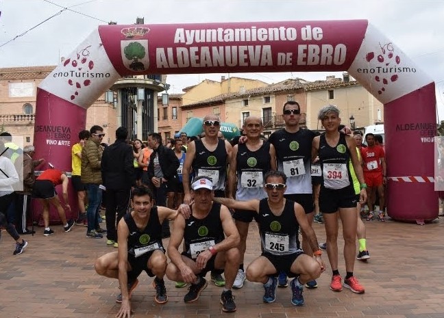 Varios calagurris en la Carrera del Enoturismo de La Aldea, con Berta y Víctor (por dos veces) en el podio